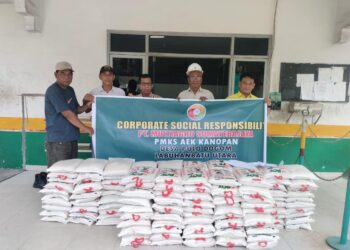 Warga Pulo Dogom Terima 170 Sak Beras dari PT. MSJ