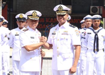 Dansatban Koarmada II Pimpin Penyerahan Jabatan Komandan KRI Sungai Gerong-906