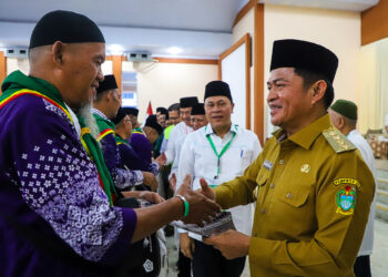 Pj Gubernur Sumut Lepas Keberangkatan 360 Jemaah Haji Kloter I asal Asahan