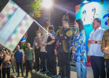 Peringatan Hari Raya Waisak Pemko Medan, Bobby Nasution Ikut Pawai Lilin Bersama Umat Buddha