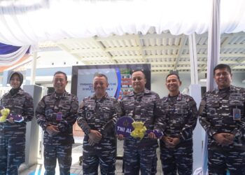 Pangkoarmada II Hadiri Penyerahan Kunci Rumah Negara T-45 SBSN