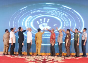 Launching PPDB Tingkat SMA/SMK Secara Online,  Pj Gubernur: Jangan Paksakan Calon Peserta Didik Masuk Sekolah Negeri 