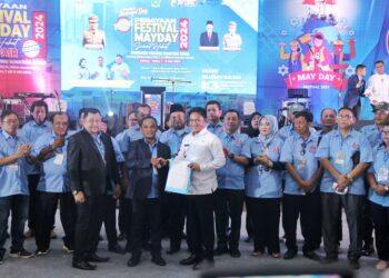 Peringatan Mayday 2024, Pj Gubernur Sumut Dapat Penghargaan dari Serikat Pekerja/Buruh Sumut