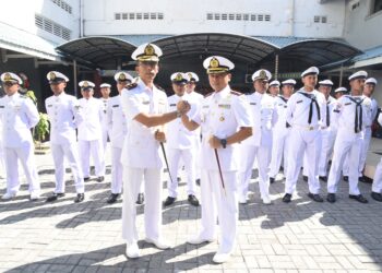 Dansatban Koarmada II Pimpin Upacara Pengukuhan Komandan KRI Sungai Gerong-906