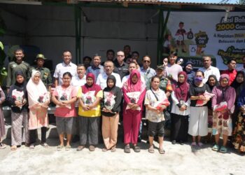 Bagikan 2000 Karung Beras Kepada Masyarakat di Belawan, Pemko Medan Apresiasi Kepedulian EcoFriendly Board & Jestham