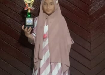 Nazla Adibah Batubara Siswi Madrasah Al Jamiyatul Washliyah Simpang Limun Sebagai Anak Berprestasi