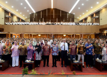 Pj Gubernur Agus Fatoni Serahkan 2.271 SK PPPK Formasi 2023, Harapkan Kinerja Pemprov Sumut Semakin Maksimal