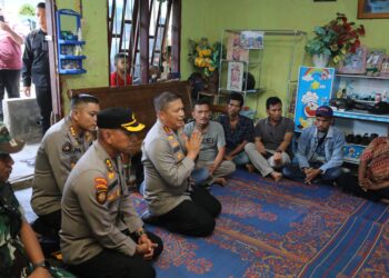 Ucapkan Belasungkawa,  Kapolda Sumut Kunjungi Keluarga Korban Kebakaran Warung di Kabanjahe