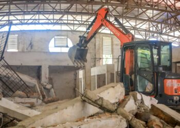 Kios Sub Grosir Pasar Induk Lau Cih di Renovasi