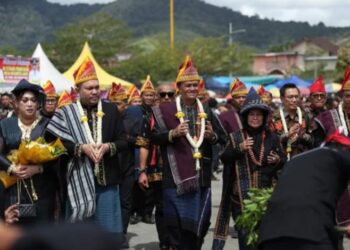Perhelatan Pesta Budaya Oang-Oang 2024 Resmi Ditutup Bupati Pakpak Bharat Franc Bernhard Tumanggor