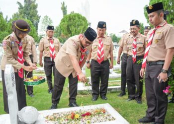 Pj Sekda Kota Medan Pimpin Ziarah Makam Pahlawan Sambut Hari Pramuka Ke 63