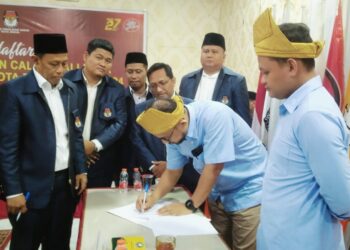 Ribuan Massa Antar Binjai Berdoa ke KPU