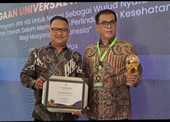 Bupati Madina Terima Penghargaan UHC Award 2024 di Jakarta