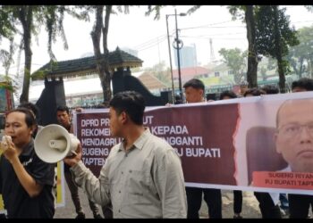 Unras Ke DPRD Sumut, AMPUN Minta PJ Bupati TapTeng Diganti