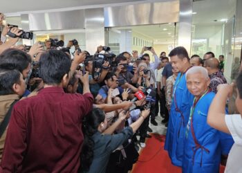 Bobby Nasution Santai Jalani Tes Kesehatan, Bercanda Dengan Awak Media