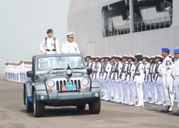 Puncak Peringatan HUT Ke-79 TNI AL, Pangkoarmada II Pimpin Upacara Parade Dan Defile Wilayah Surabaya