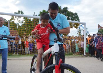 Bobol Gawang Bobby Nasution, Rendi Sitanggang Bocah 8 Tahun Dapat Hadiah Sepeda
