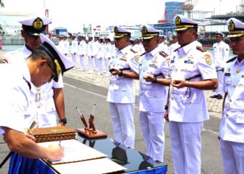 Dansatkor Koarmada II Pimpin Sertijab Empat Jabatan Strategis Satkor dan Penyerahan Jabatan Komandan KRI LAM-374