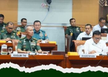 Kasum TNI Hadiri Rapat Kerja dengan Komisi I DPR RI