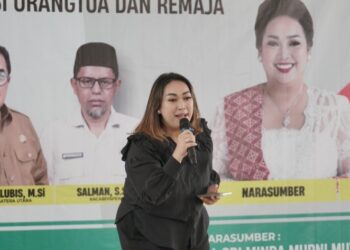 Ketua TP PKK Pakpak Bharat, Ny. Juniatry Franc Bernhard Tumanggor Berikan Motivasi Bagi Pelajar SMA Negeri 1 Salak