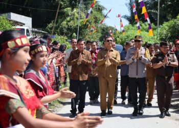 Peluncuran Huta Pengawasan Partisipatif, Pjs Bupati Toba Ajak Masyarakat Wujudkan Pilkada Damai dan Berkualitas