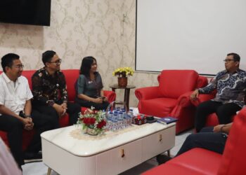 Pjs Bupati Toba Minta PT ASDP Tingkatkan Layanan Kapal Penyeberangan