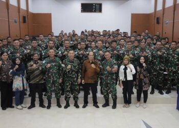 Sempurnakan Buku Saku Garuda, Satgas MTF TNI KONGA XXVIII-PXXVIII-Puji Keterbacaan Buku di Koarmada II