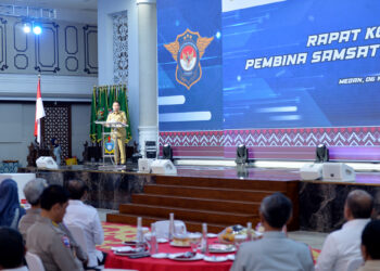 Pj Gubernur Sumut Agus Fatoni Terima Penghargaan dari Pembina Samsat Nasional