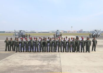 Pangkoarmada II Hadiri Penyematan Brevet Kehormatan Penerbang TNI AL Kepada 11 Perwira Tinggi TNI AL