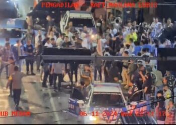 Pasca Debat, Mobil Rombongan Bobby Nasution Dilempar Batu