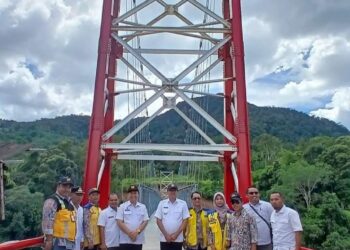 Pjs. Bupati Pakpak Bharat hadiri Serah Terimah Hibah BMN Jembatan Gantun