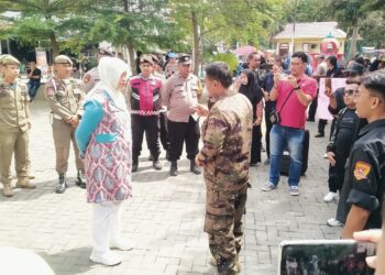 Menyala Bos Q!! Gerakan 1212 GRIB Binjai Unras Proyek Pipa di Binjai Utara