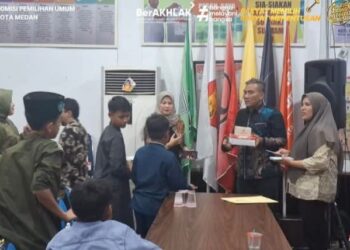 Bentuk Kepedulian, KPU Medan Gelar Doa Bersama dan Santuni Anak Yatim