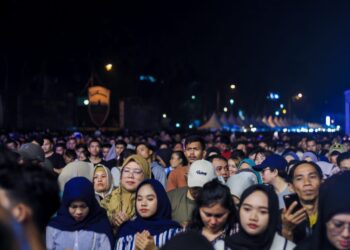 Belasan Ribu Warga Padati Lapangan Benteng Medan, Saksikan Semarak Tahun Baru 2025 dan Pesta Kembang Api