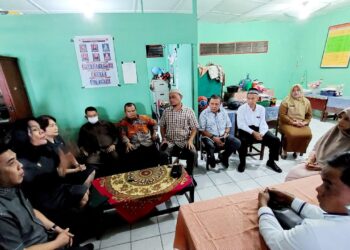 Terkait Guru Suruh Siswa Duduk di Lantai, Komisi II DPRD Medan Kunjungi Sekolah Abdi Sukma