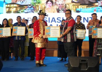 Event Gelar Melayu Serumpun Sukses Digelar, Wali Kota Medan Terima Penghargaan Dari Gubsu