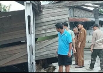 Akibat Longsor Di Desa Delik Pelalawan,  7 Rumah Warga Rusak 