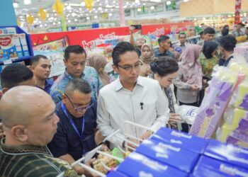 Tinjau Brastagi Supermarket Ditemukan Permen Tidak Jelas Tanggal Kadaluarsanya, Rico Waas : Tarik Dulu, Dicek Betul