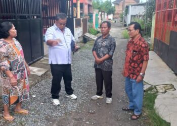 Binsar Simarmata Terima Keluhan Warga Gang Horas Soal Kepling Tak Peka dan Jalan Rusak