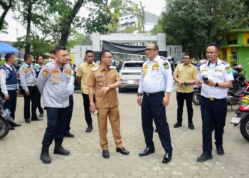 Zakiyuddin Tinjau Pendaftaran Mudik Gratis Pemko Medan 2025