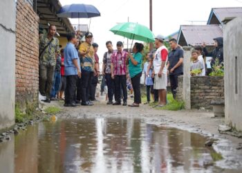 Sikapi Keluhan 3 Jalan Rusak di Marelan, Rico Waas : 2 Sebelum Lebaran Diperbaiki, 1 Pasca Lebaran