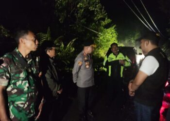 Pimpin Evakuasi Mobil Masuk Jurang Kapolres Pakpak Bharat Bersama Personil Terjun Ke TKP