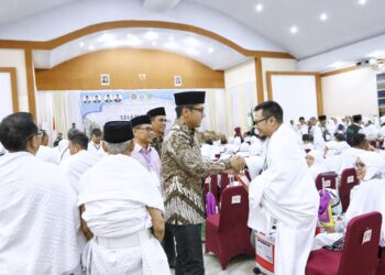 Lepas 239 Jemaah Calon Haji Asal Medan, Rico Waas : Jaga Kesehatan dan Fokus Jalankan Ibadah