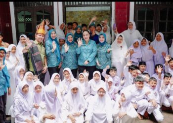 Kunjungi Perguruan Eria, Airin Rico Waas Pastikan Program PAAR Baik di Kelurahan Teladan Barat