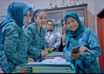 Kunjungi Kelurahan Sei Kera Hulu, Ketua TP PKK Kota Medan Antusias Lihat Aplikasi 3D