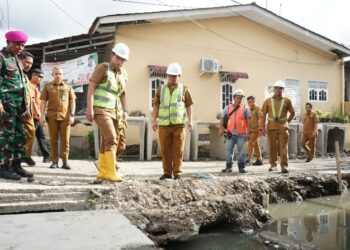 Tinjau Pekerjaan Peningkatan Drainase di Belawan, Rico Waas Pastikan Pekerjaan Berjalan Dengan Baik