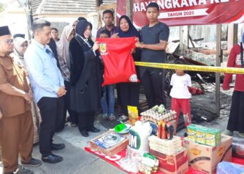 Walikota Banda Aceh Illiza Sa’aduddin Djamal Salurkan Bantuan Bagi Korban Kebakaran Di Blower, Sukaramai 