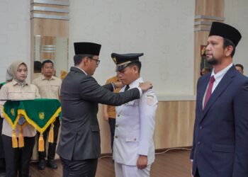 Rico Waas Lantik 4 Pejabat Administrator, Begini Pesannya