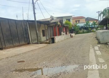 Siong BBM Ilegal Di Jalan Hiu Belawan diduga Beroperasi dimalam Hari, Polisi maupun TNI diminta Bertindak