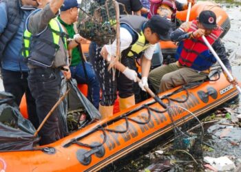 Rico Waas : Danau Siombak Indah, Namun Tercemar Sampah